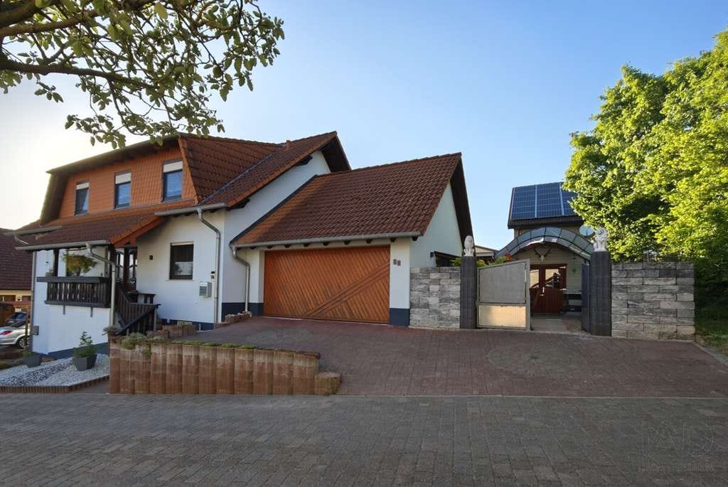Immobilie in Vendersheim - Raumwunder mit Perspektive
Großes EFH mit Einliegerwohnung in Vendersheim - Bild 0