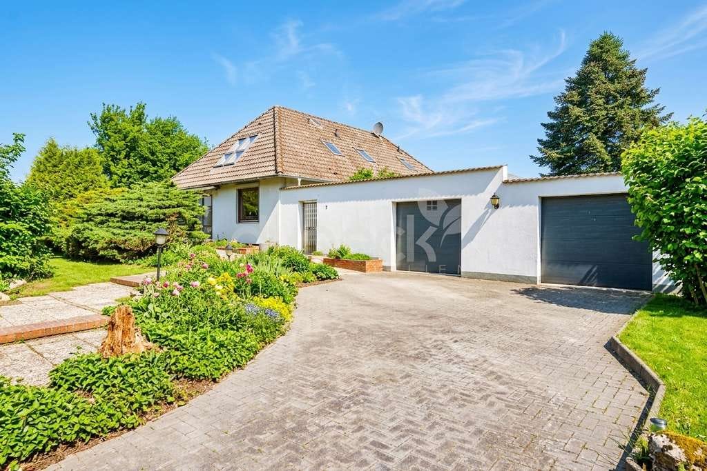 Immobilie in Embsen - Zweifamilienhaus oder großes Einfamilienhaus - Sie haben die Wahl. Potenzial auf Erbbau-Grundstück. - Bild 1