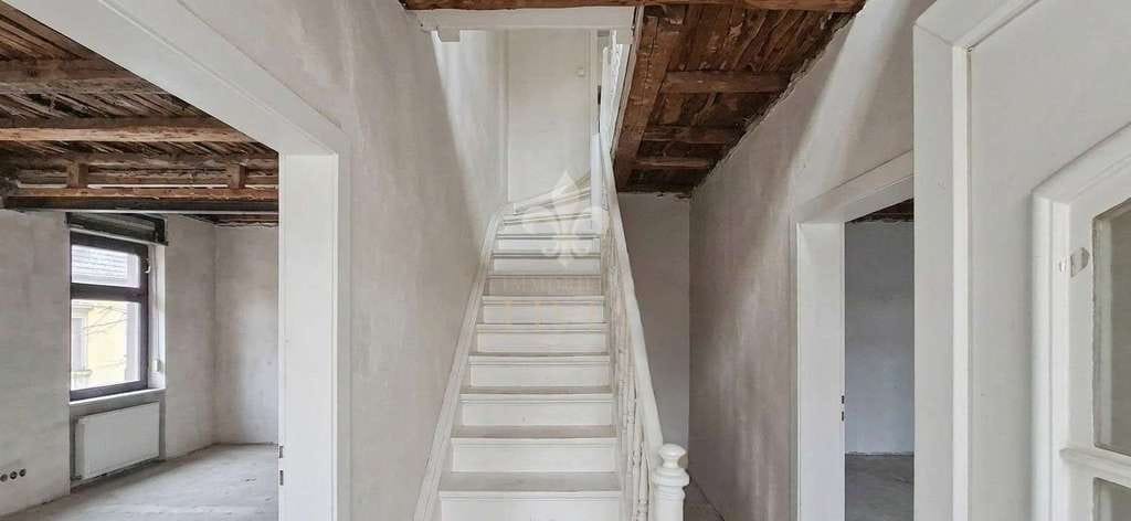 Immobilie in Spiesen-Elversberg - Einfamilienhaus mit großem Potenzial – gestalten Sie jetzt Ihr Traumhaus selbst - Bild 2
