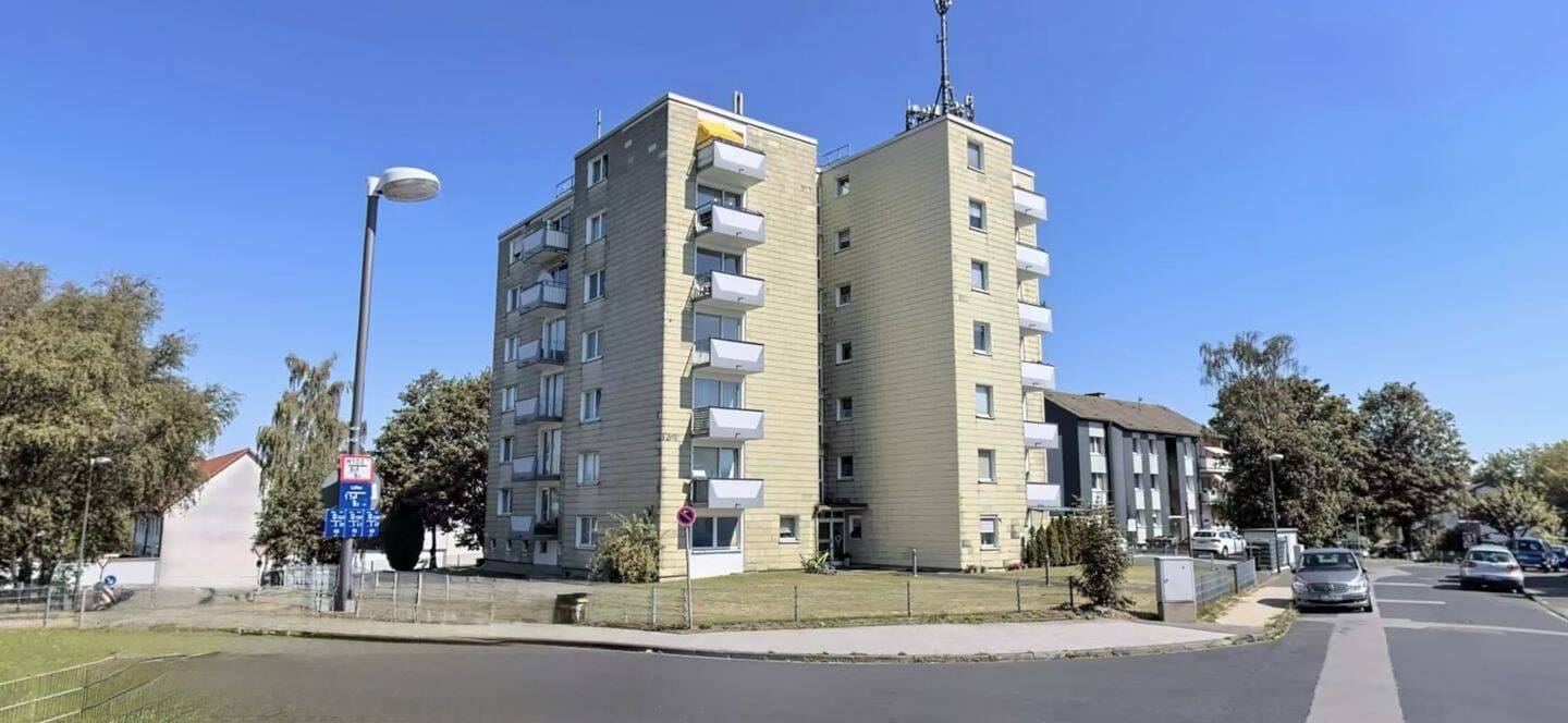 Immobilie in Radevormwald - 3-Zimmer-Etagenwohnung mit Balkon und Potenzial in zentraler Lage - Bild 0