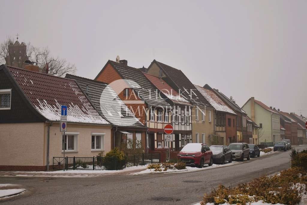 Immobilie in Salzwedel - Reihenhaus mit Geschichte – Fachwerkcharme und Raum für neue Ideen - Bild 0