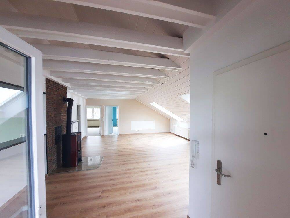 Immobilie in Wiesenbach - WIESENBACH – gepflegte 3,5-Zimmer-Eigentumswohnung mit Balkon - Bild 1