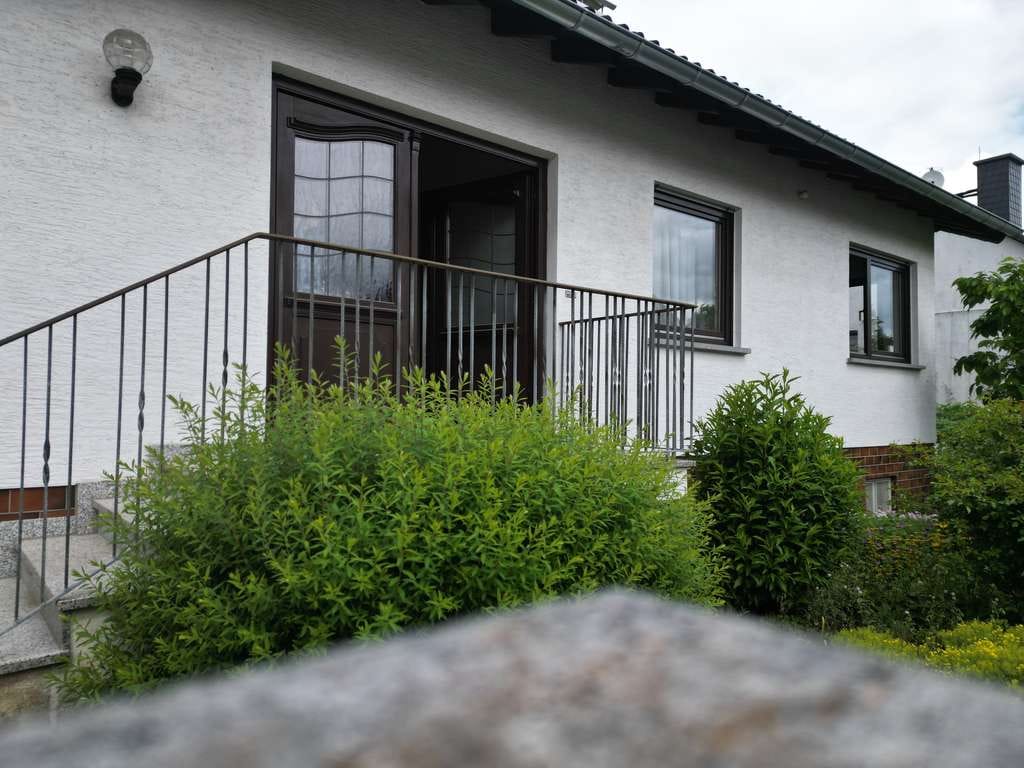 Immobilie in Limeshain - Freistehendes Einfamilienhaus mit großzügigem Garten - Bild 0