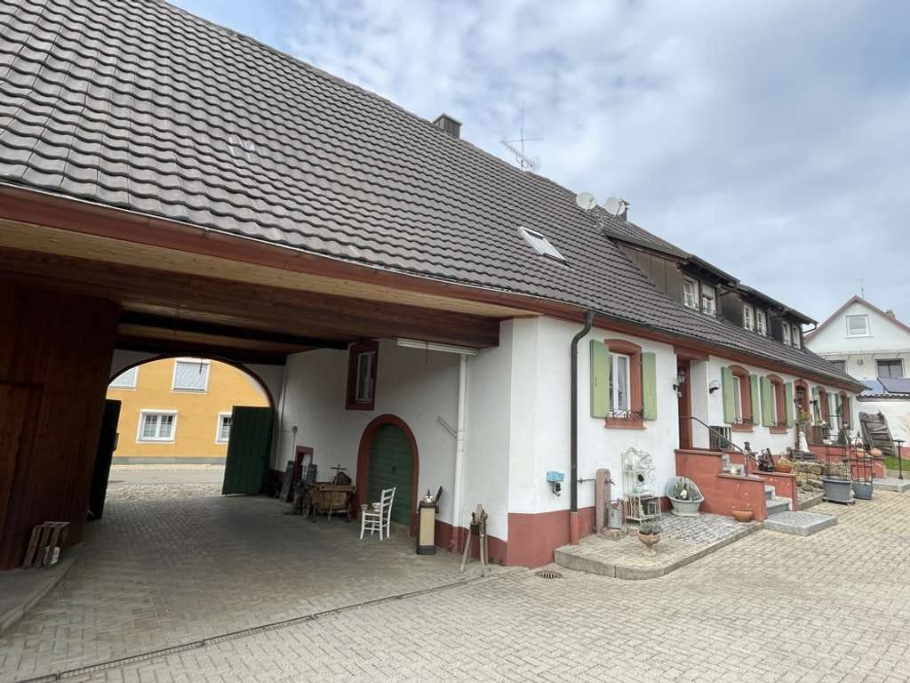 Immobilie in Ballrechten-Dottingen - Ein Objekt mit vielen Möglichkeiten! - Bild 1