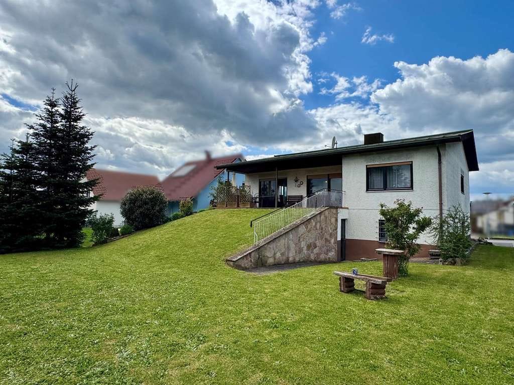Immobilie in Obrigheim - Familienfreundliches Einfamilienhaus mit großem Garten & Terrasse in Obrigheim-Asbach  - Bild 0