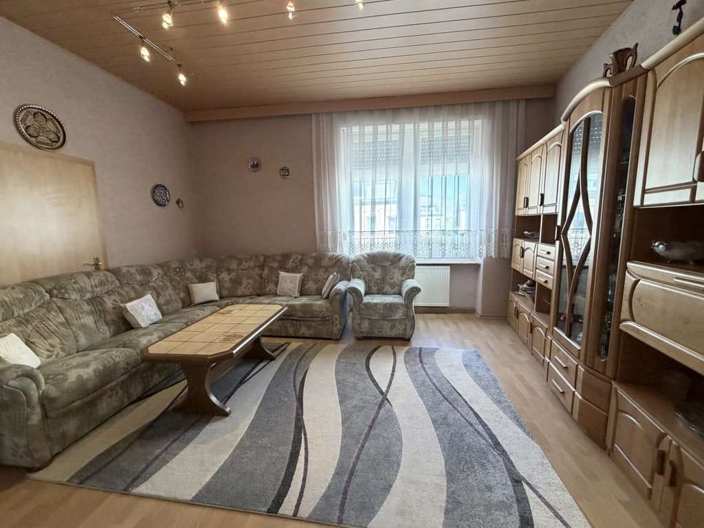Immobilie in Konz - Mehrfamilienhaus mit tollem sonnigen Grundstück in exponierter Lage  - Bild 1