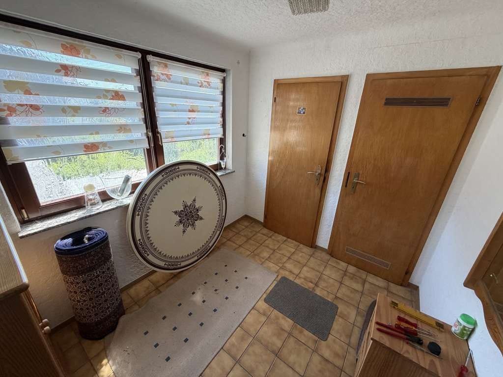 Immobilie in Schiffweiler - Endlich Platz für die ganze Familie! Großzügiges Zuhause mit Einliegerwohnung & großem Garten - Bild 1