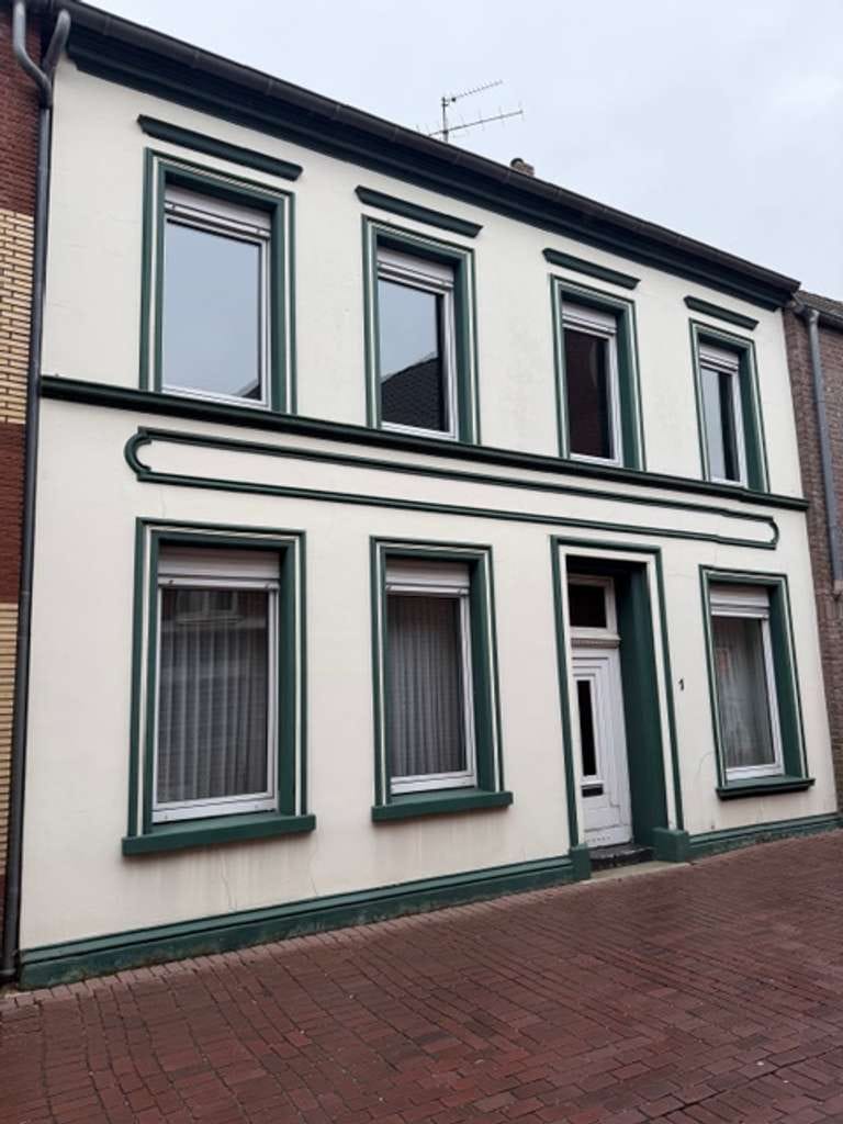 Immobilie in Kevelaer - Großzügiges Reihenmittelhaus mit Garten und Ausbaureserve in Kevelaer-Wetten - Bild 0