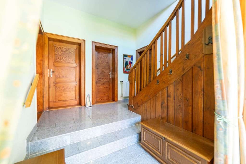 Immobilie in Hildburghausen - Herrschaftliche Villa auf großem Grundstück mit Nebengebäude! - Bild 1