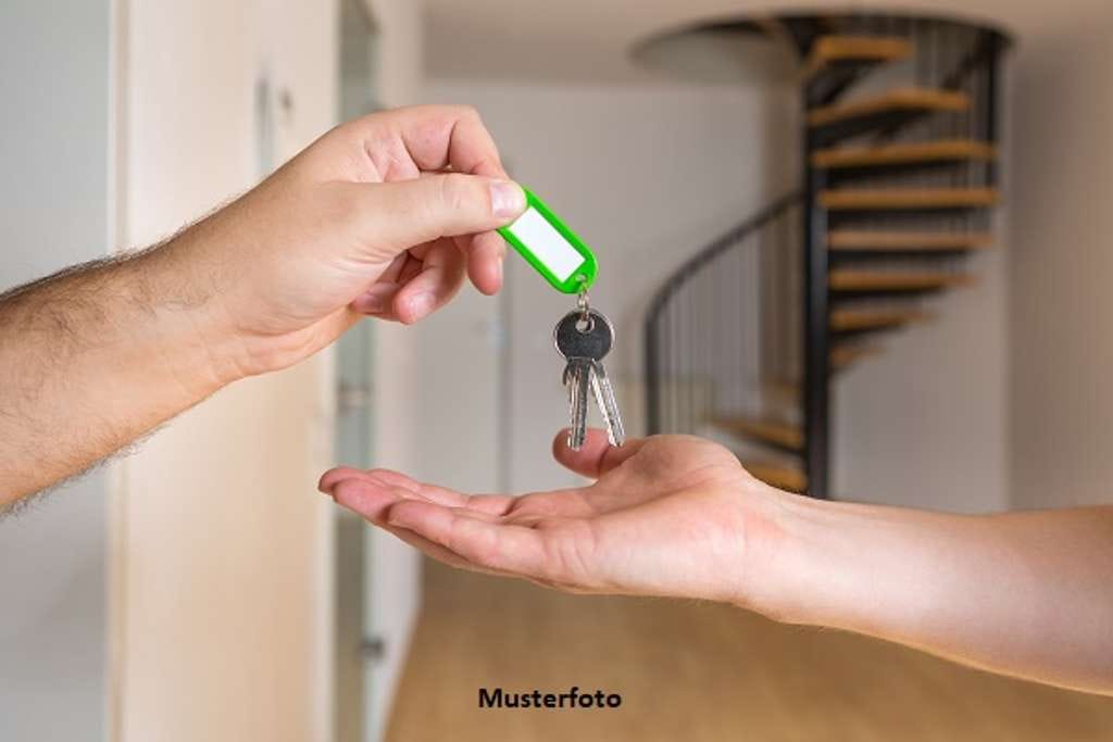 Immobilie in Pforzheim - Wohnen auf 2 Etagen - Großzügige 5-Zimmer-Wohnung - provisionsfrei - Bild 0