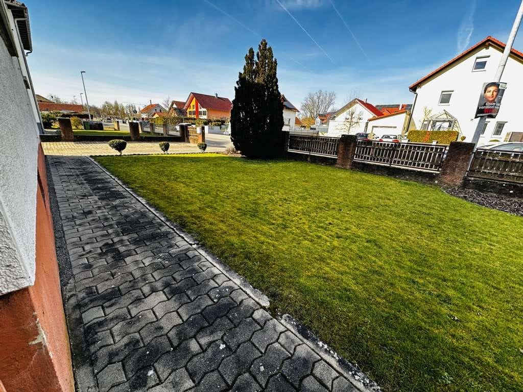 Immobilie in Rülzheim - Zweifamilienhaus mit Entwicklungspotenzial – eine Wohneinheit frei, eine vermietet - Bild 2