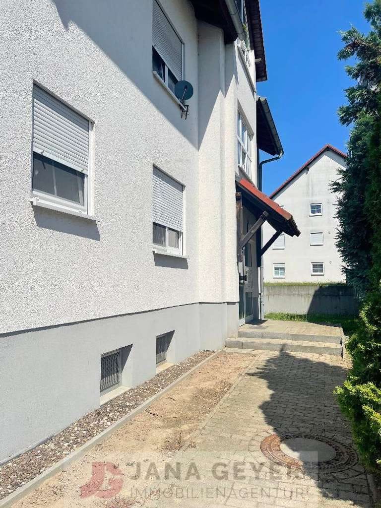 Immobilie in Schönwölkau - NAHE KROSTITZ * RUHIGE WOHNANLAGE IN MOCHERWITZ * APARTMENT mit 2 WOHNRÄUMEN und GROSSEM BALKON *... - Bild 2