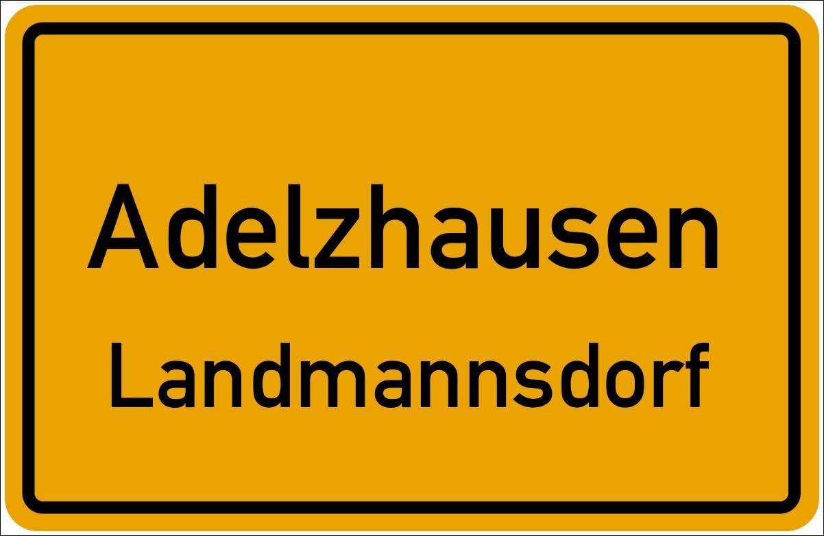 Immobilie in Adelzhausen - 4-Zimmer-Dachgeschoss-Wohnung mit Garten und Garage - Bild 0