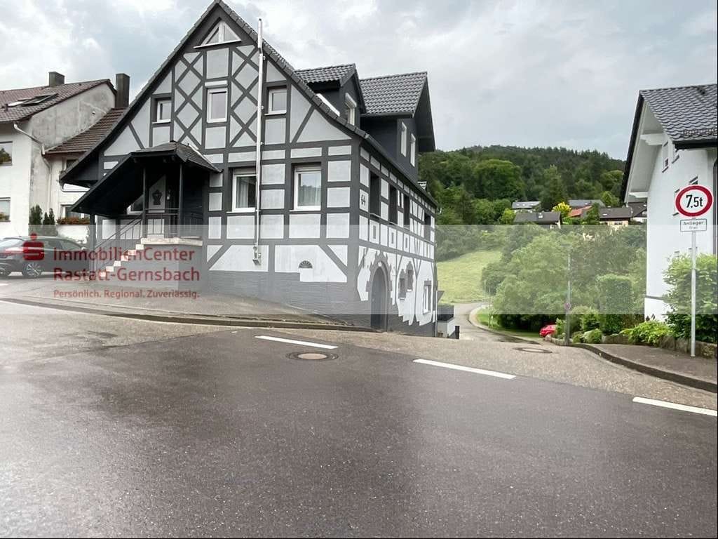 Immobilie in Bühl - Charmante Maisonette-Wohnung mit historischem Flair und modernem Wohnkomfort - Bild 0