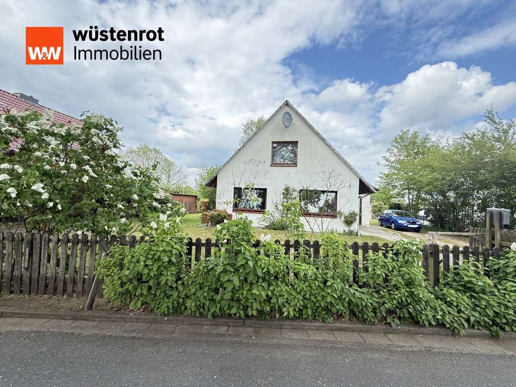 Immobilie in Müden (Aller) - Traumhaft schönes Grundstück mit sanierungsbedürftigem Einfamilienhaus, Garage und Nebengebäude - Bild 0