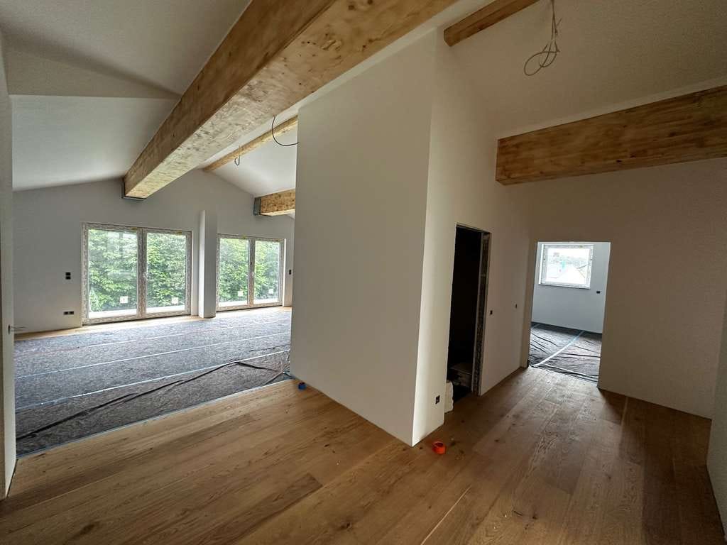 Immobilie in Eppertshausen - Riesige Neubau-Dachgeschosswohnung mit Masterbereich, Ankleidezimmer und Blick ins Grüne! - Bild 0