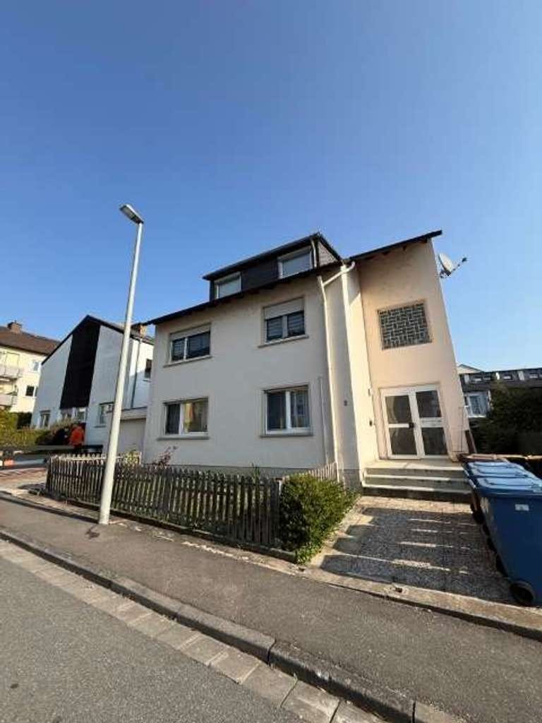 Immobilie in Walluf - Vormerkung jetzt - Vertrieb ab 09.07.26 / tolles 3-Parteien-Haus in Niederwalluf - Bild 0