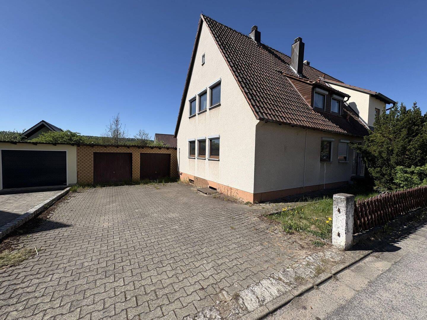 Immobilie in Heroldsbach - Handwerker aufgepasst - Doppelhaushälfte in Heroldsbach mit viel Potenzial - Bild 4