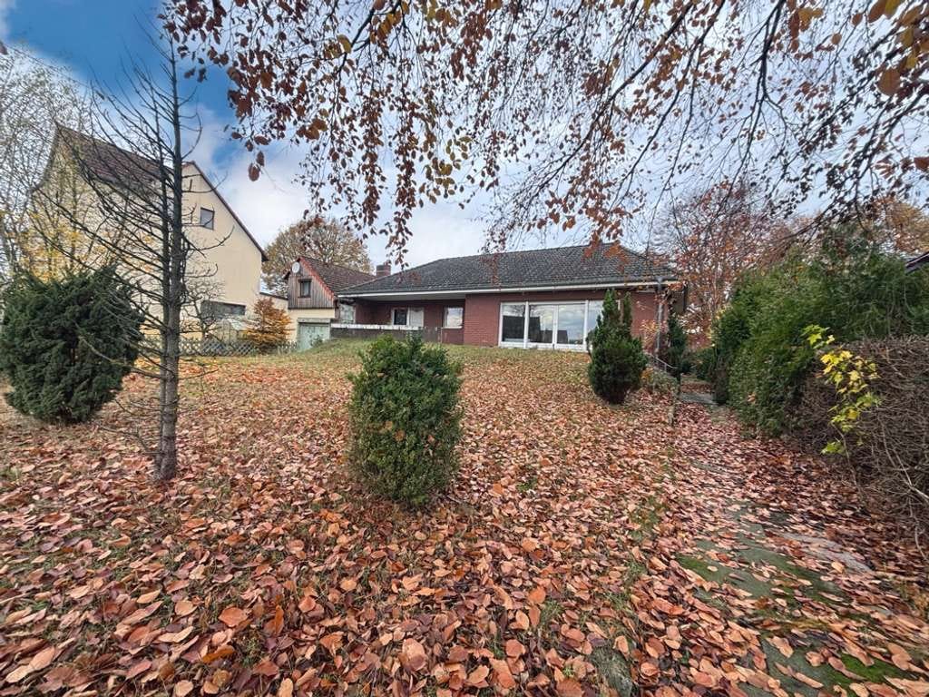 Immobilie in Uetze - Einfamilienhaus mit großem Garten – Viel Platz für Ihre Ideen! - Bild 2