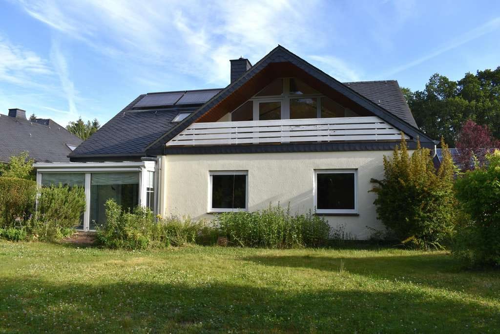 Immobilie in Bernkastel-Kues - Großzügiges Ein- bis Zweifamilienhaus in begehrter Lage von Bernkastel-Kues - Bild 1