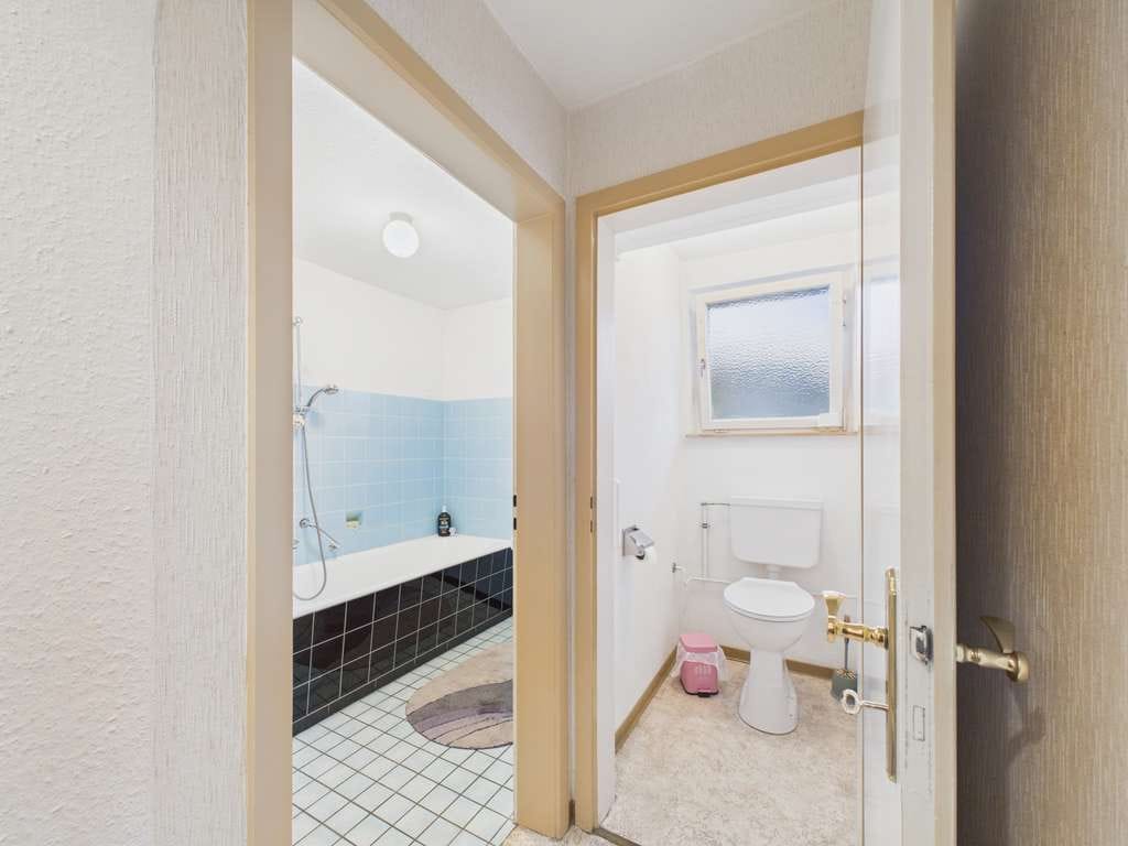 Immobilie in Sulz am Neckar - Vielseitiges Haus mit großem Garten und Ausbaupotential für Anlieger - Bild 4