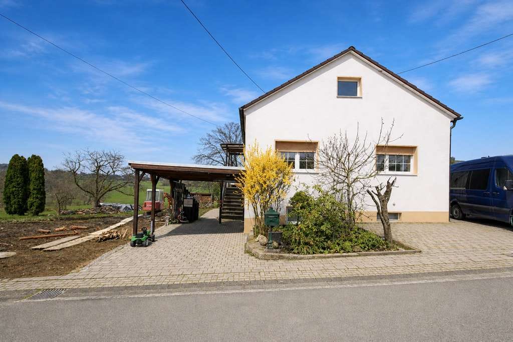 Immobilie in Hennef (Sieg) - Mit 3D: Mehrgenerationenwohnen oder Vermietung – flexibles Ein- Zweifamilienhaus mit Entwicklungscha - Bild 1