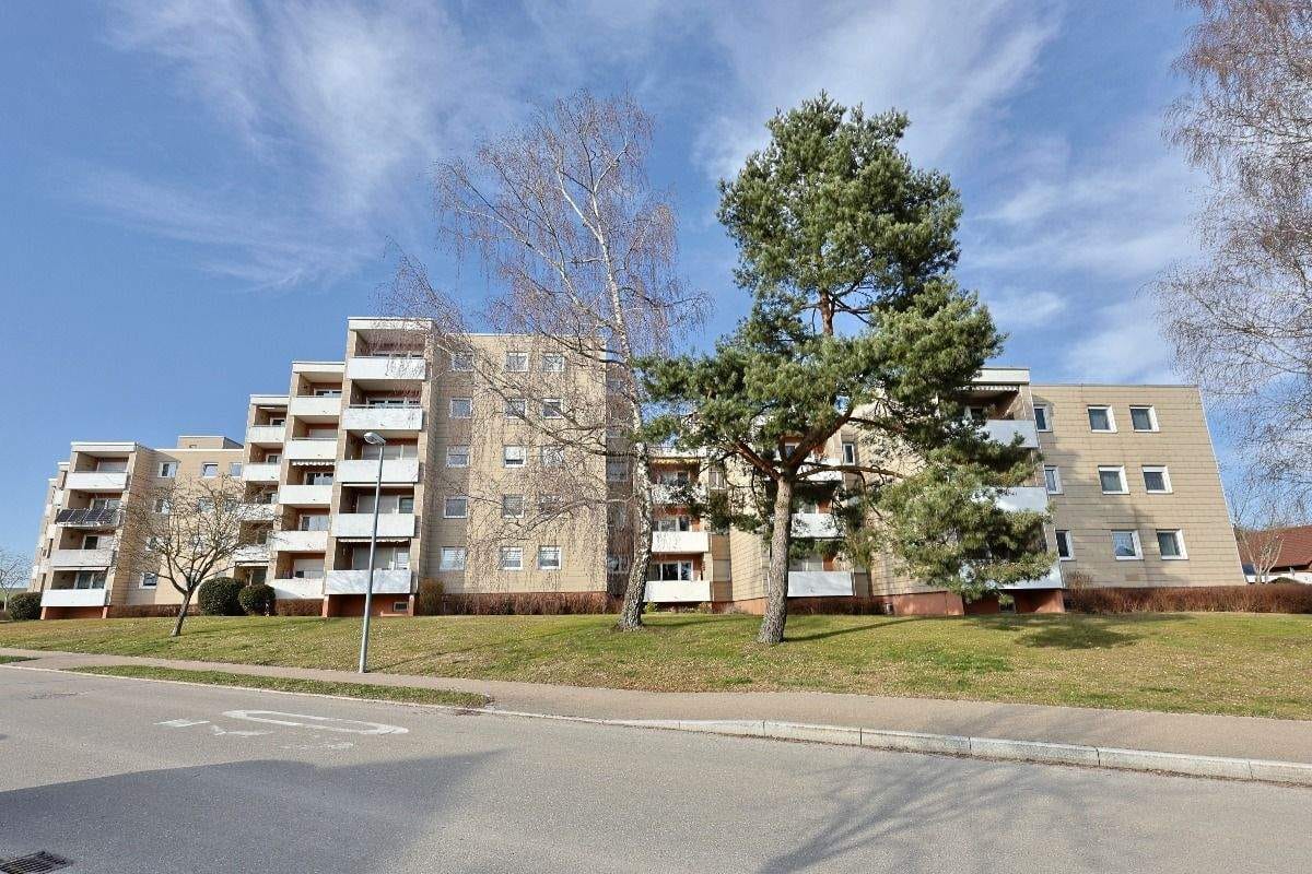 Immobilie in Blaustein - Gepflegte 2-Zimmer-Wohnung mit Balkon und Garage in ruhiger Lage - Bild 1