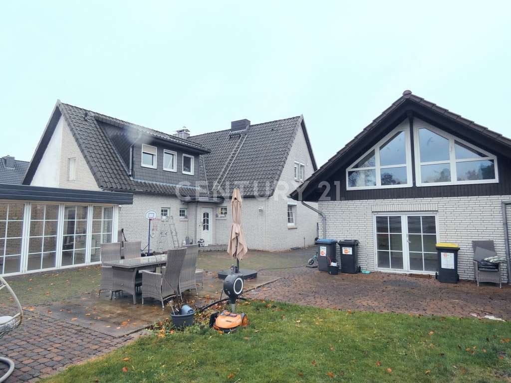 Immobilie in Faßberg - Viel Platz für Ihre Ideen - schönes Doppelhaus im Herzen von Faßberg - Bild 1