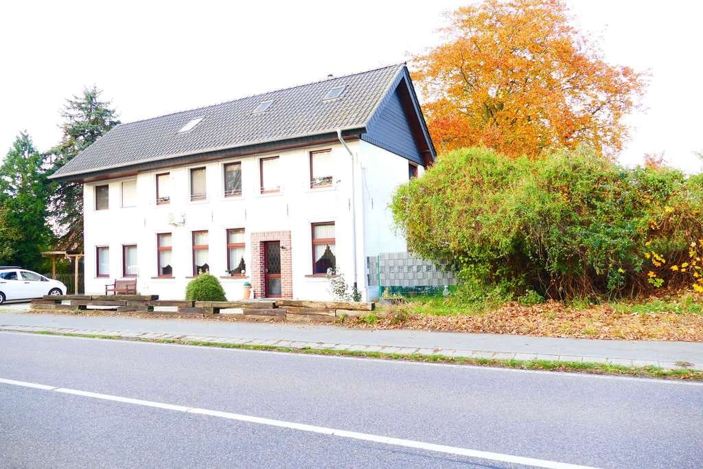 Immobilie in Isselburg - Geräumiges Zweifamilienhaus auf gut gelegenem Grundstück mit viel Platz zur persönlichen Entfaltung - Bild 3