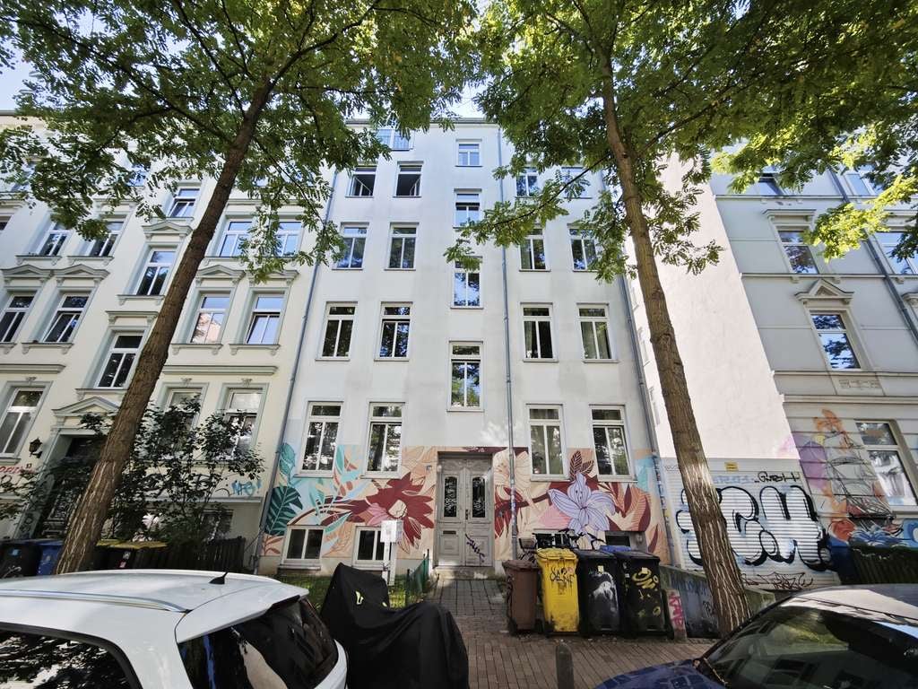 Immobilie in Rostock - MFH mit 6 Wohnungen und viel Mietsteigerungspotenzial in der KTV - Bild 0