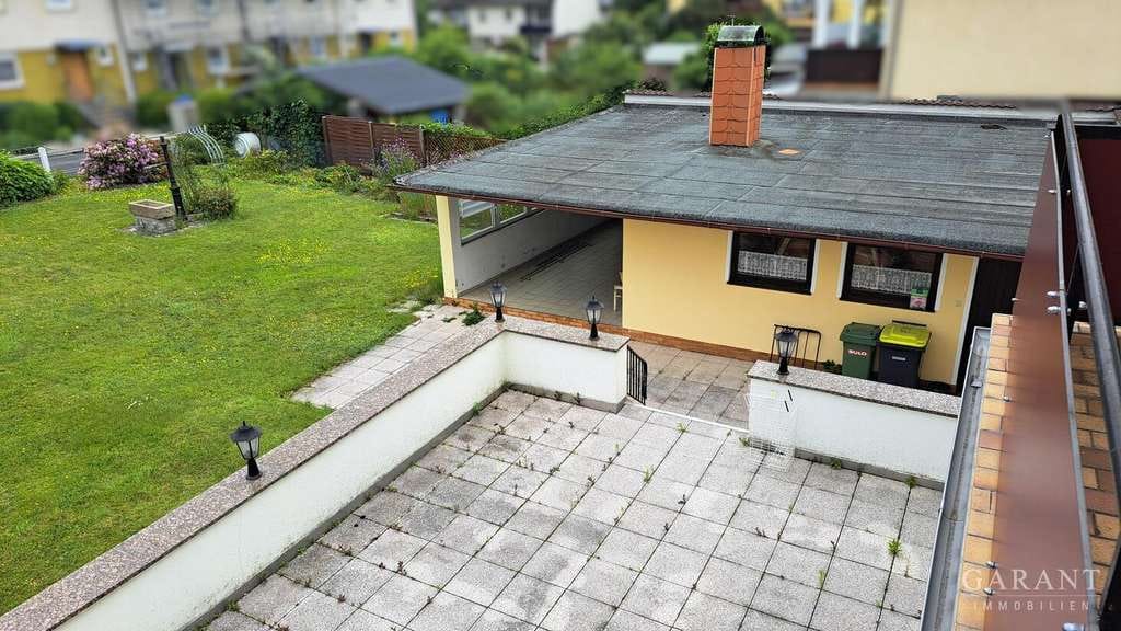 Immobilie in Rehau - Familienglück mit Platz für Generationen - Bild 3