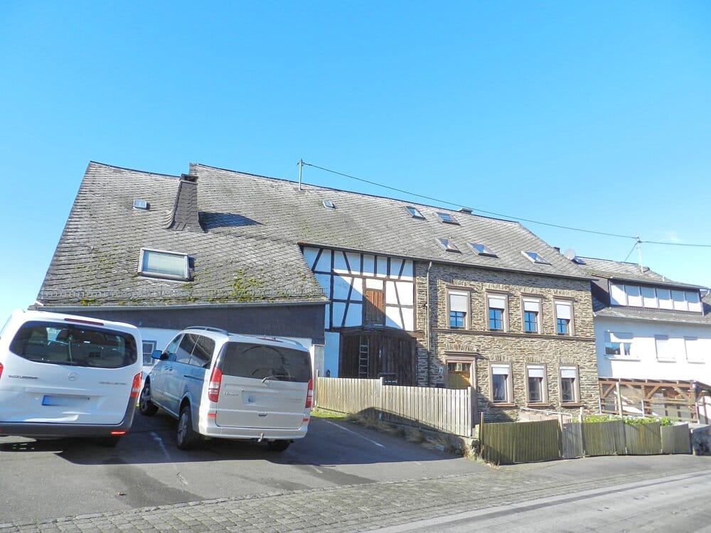 Immobilie in Starkenburg - Ehemaliges Bauern- und Winzerhaus mit einem der schönsten Ausblicke auf die Mosel! - Bild 1