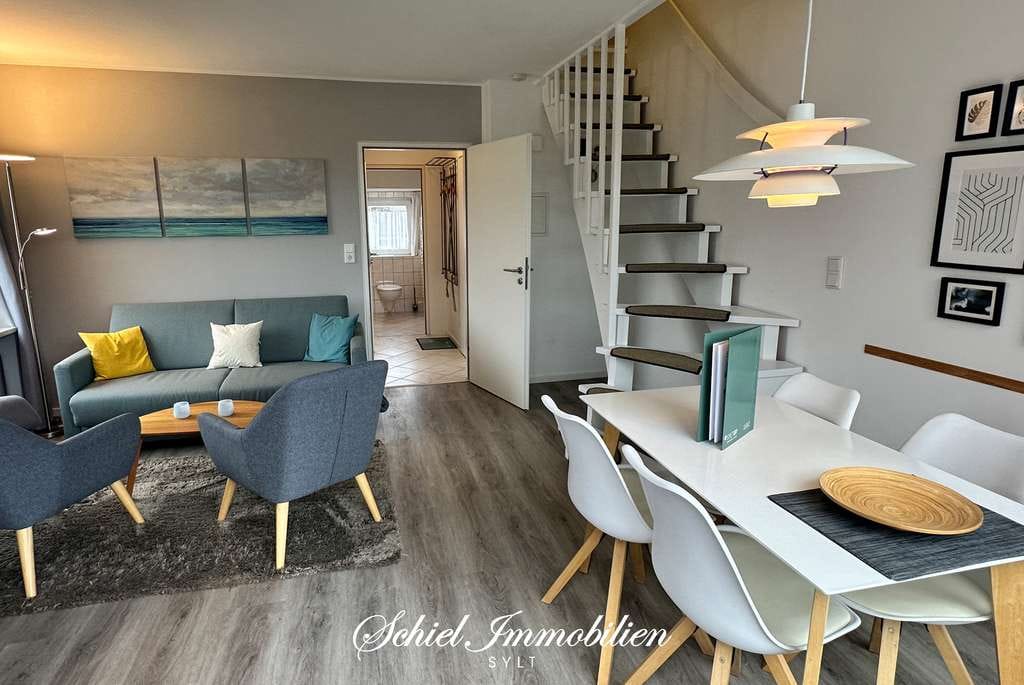 Immobilie in Wenningstedt-Braderup (Sylt) - Modernisierte 2-Zimmer-Ferienwohnung mit  sonnigem Westbalkon, Weitblick und Pkw-Stellplatz - Bild 2