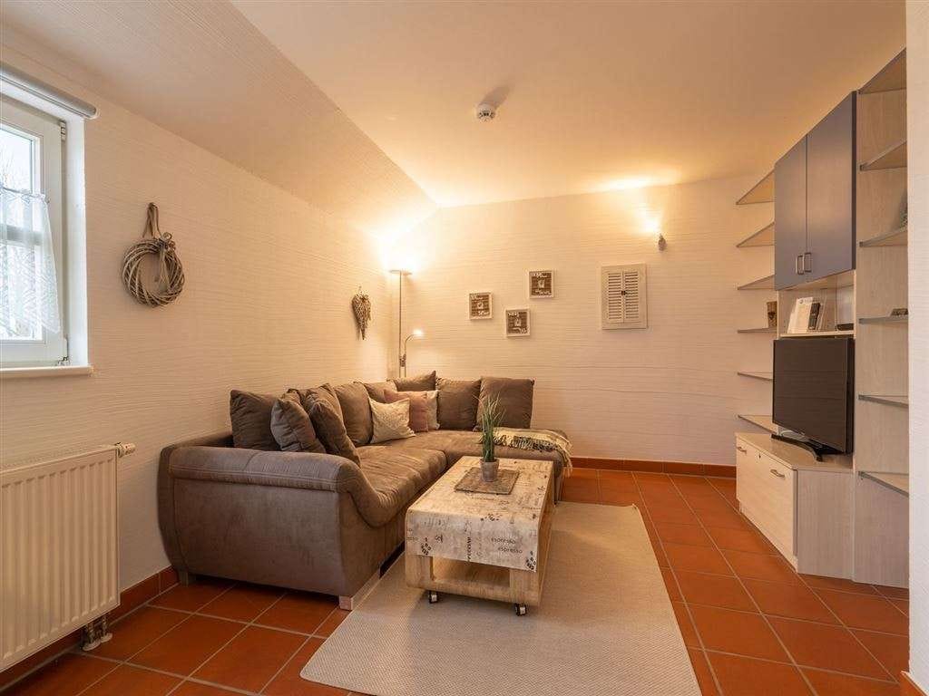 Immobilie in Dranske - Strandnah & ruhig an der Feldkante – beliebte 2-Zimmer-Wohnung in Top Lage - Bild 1