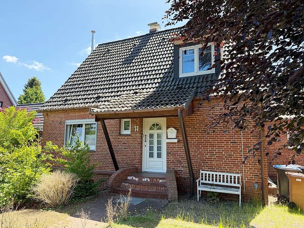 Immobilie in Heiligenstedtenerkamp - Ihr Familienglück beginnt hier! Einfamilienhaus in Heiligenstedtenerkamp zu verkaufen! - Bild 0