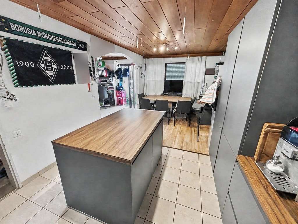 Immobilie in Jüchen - Attraktive 4-Zimmer-Wohnung in gefragter Wohnlage von Jüchen- Gierath - Bild 1