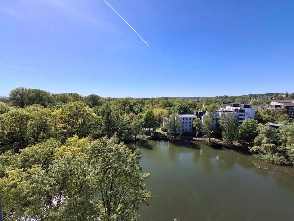 Immobilie in Erkrath - Panoramablick & Freiraum für Ihre Ideen: Großzügige 3-Zimmer-Wohnung (79 m²) in Bestlage von Erkrath - Bild 0