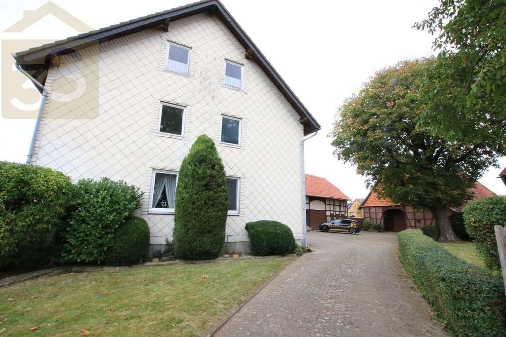 Immobilie in Lehre - Zweifamilienhaus mit 3.000 m² Grundstück und Scheune! Meine Immobilie = Mein Partner! - Bild 0