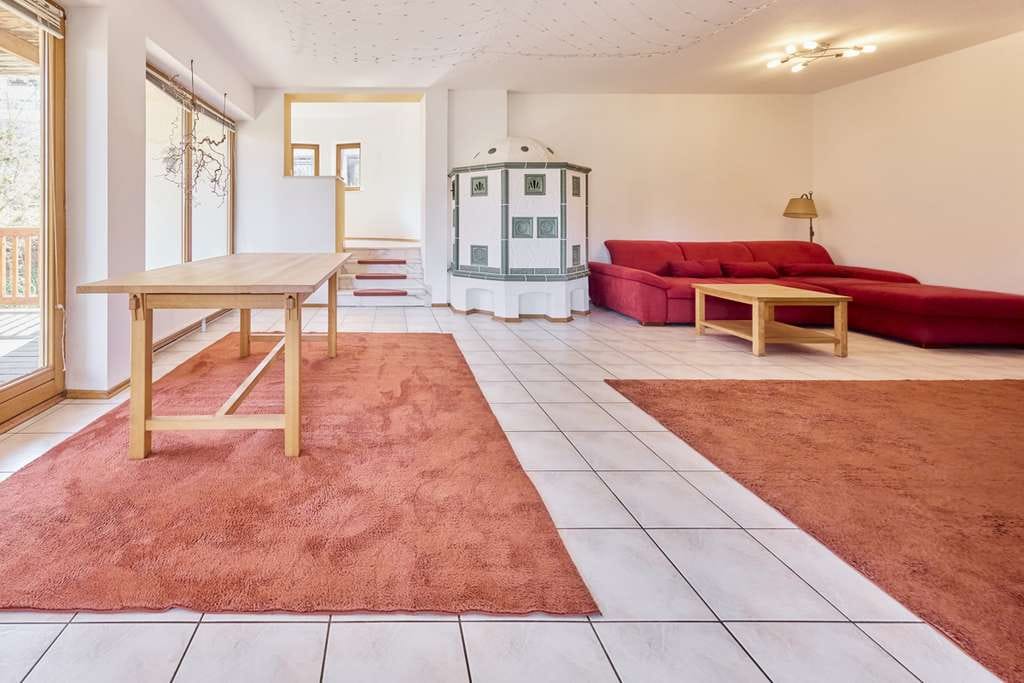 Immobilie in Langenneufnach - Ihr neues Kapitel!
Großzügiges Zweifamilienhaus mit Traumgarten und Sauna - Bild 4