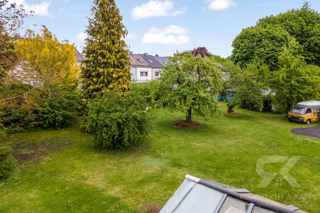 Immobilie in Mitterteich - Lukratives Zweifamilienhaus mit großem Grundstück und zusätzlicher Baufläche im hinteren Bereich - Bild 3