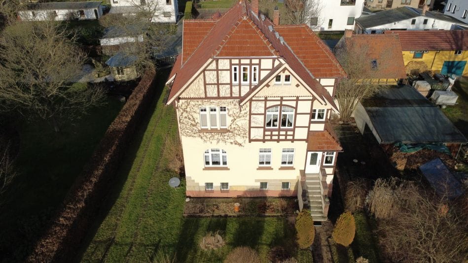 Immobilie in Bad Blankenburg - charmante Villa mit 3 Wohneinheiten in ruhiger aber zentraler Lage zu verkaufen - Bild 0