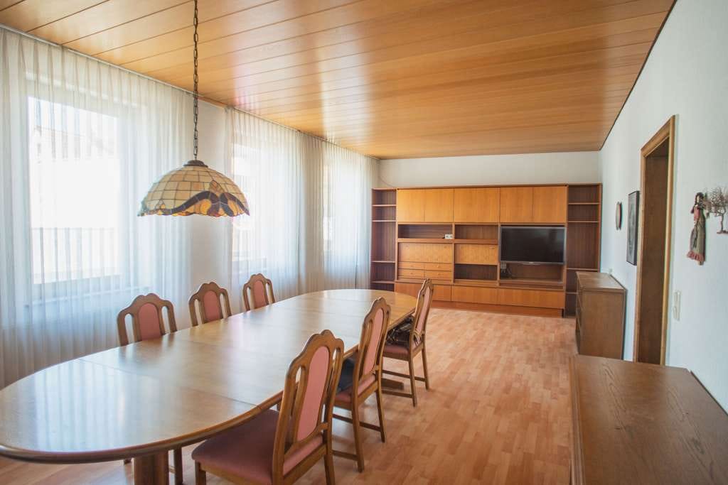 Immobilie in Altrip - Zentral in Altrip: Großzügiges Wohnhaus mit viel Platz und Entwicklungspotenzial - Bild 1