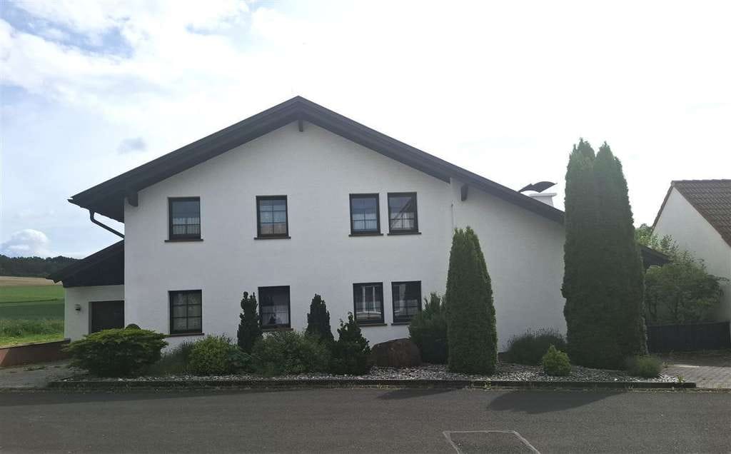 Immobilie in Leinach - Familienparadies im Landhausstil – großzügiges Zuhause in ruhiger Ortsrandlage - Bild 2