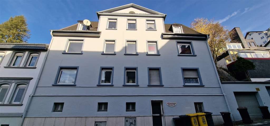 Immobilie in Bad Ems - Modernisiertes 5-Parteien Mehrfamilienhaus mit 2 Garagen zur Kapitalanlage! - Bild 0