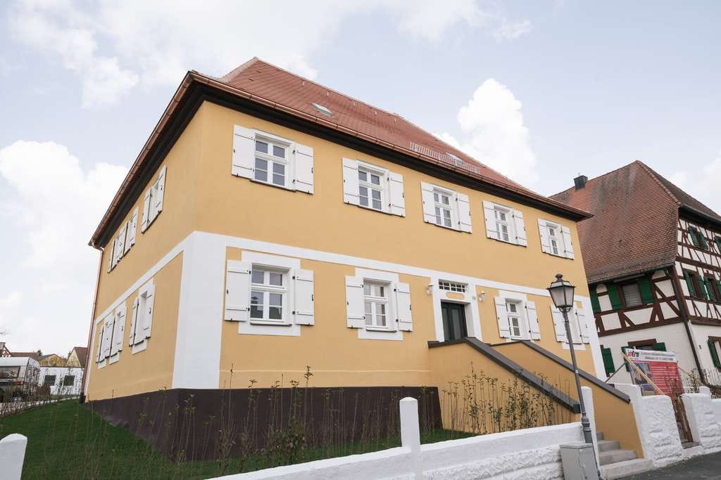 Immobilie in Aurachtal - Attraktive Kapitalanlage: Kernsaniertes Mehrfamilienhaus mit Entwicklungspotenzial in bester Lage! - Bild 2