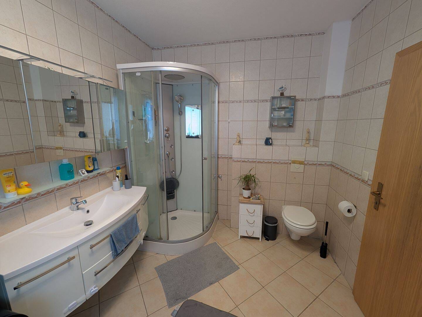 Immobilie in Mustin - Modernisiertes Einfamilienhaus mit Ferienwohnung & großem Grundstück in idyllischer Lage - Bild 2