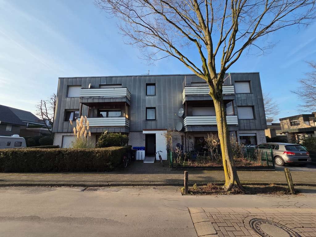 Immobilie in Gronau - Kleine vermietete Dachgeschosswohnung mit Balkon in Gronau - Bild 0