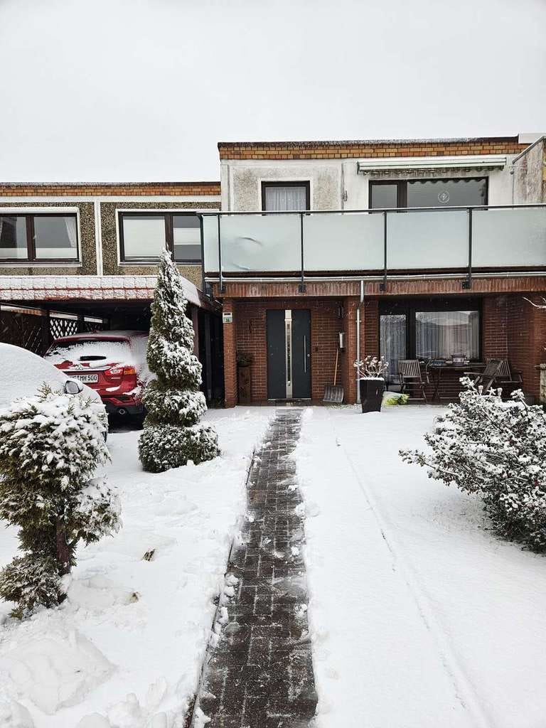 Immobilie in Bergen auf Rügen - Reihenmittelhaus in ruhiger Wohnlage und großem Garten - Bild 0