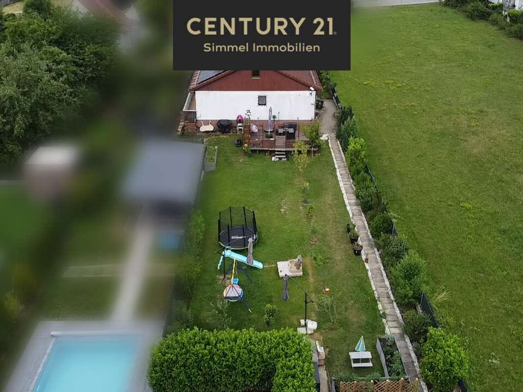 Immobilie in Donaustauf - Großzügiges Grundstück mit Wohnhaus in ruhiger Lage von Donaustauf - Bild 0