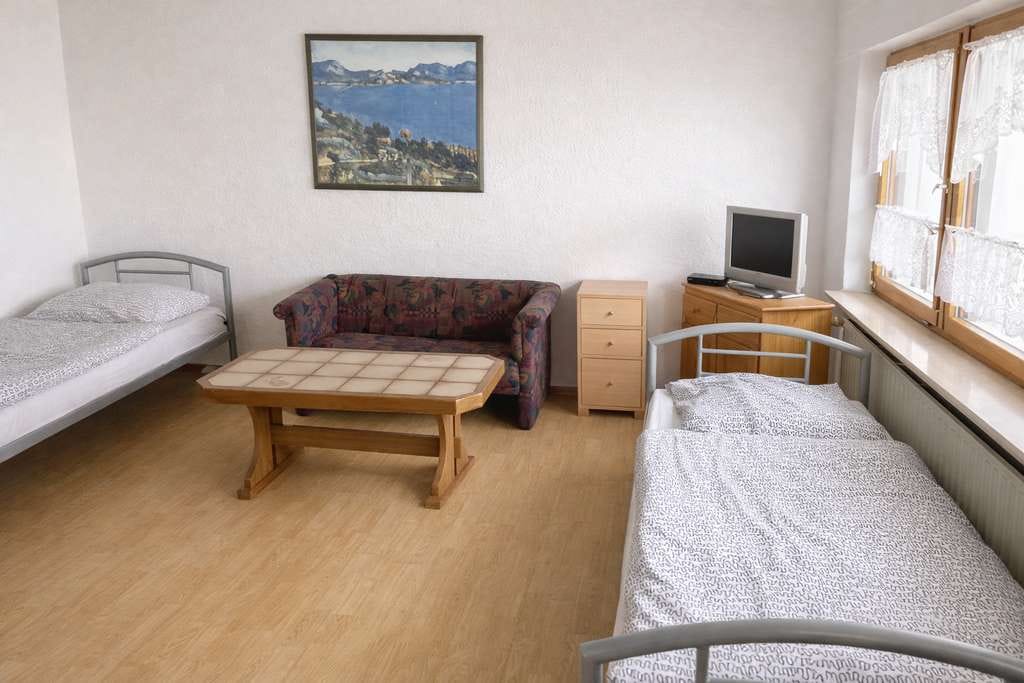 Immobilie in Bechtheim - Ideal für Mehrgenerationen – großzügiges Haus mit drei Wohneinheiten - Bild 3